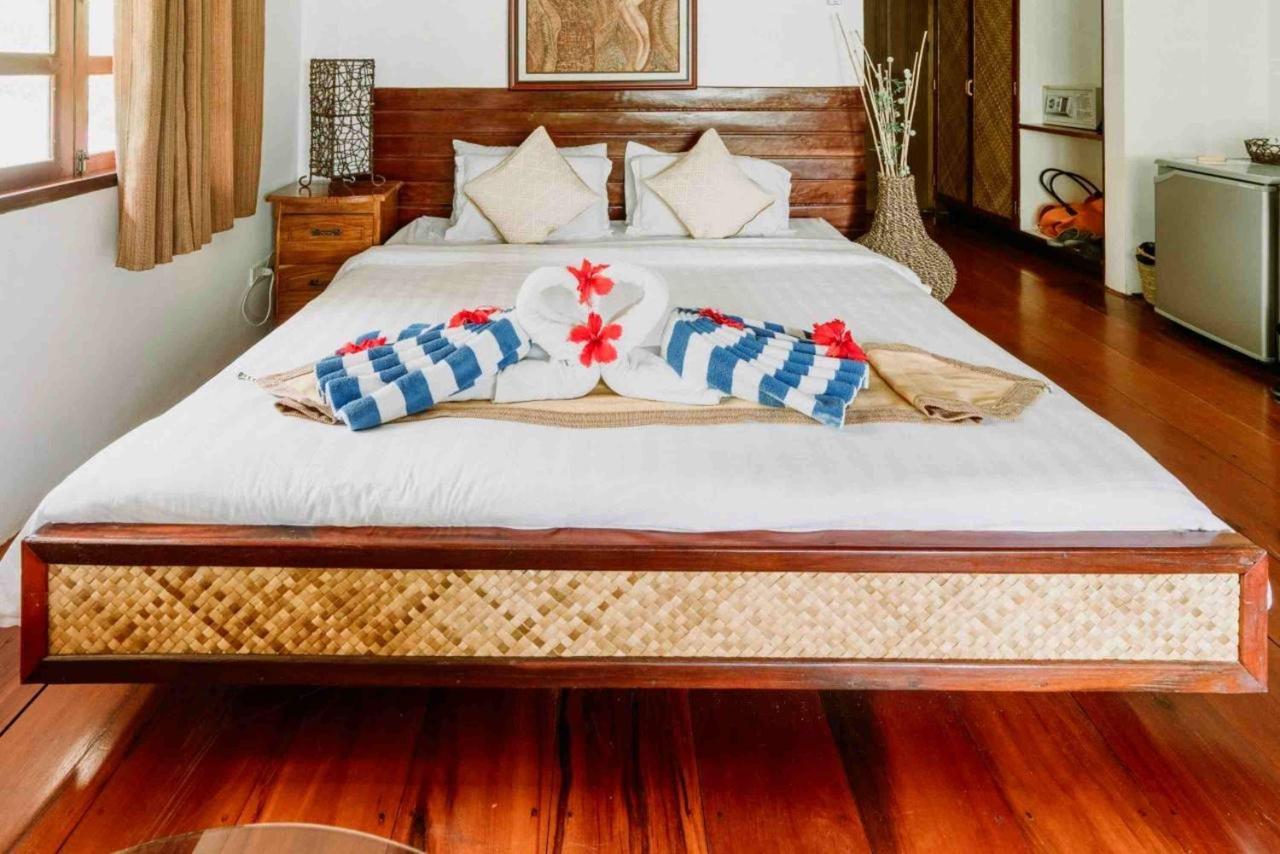 Romantic Beach Villas General Luna  Extérieur photo