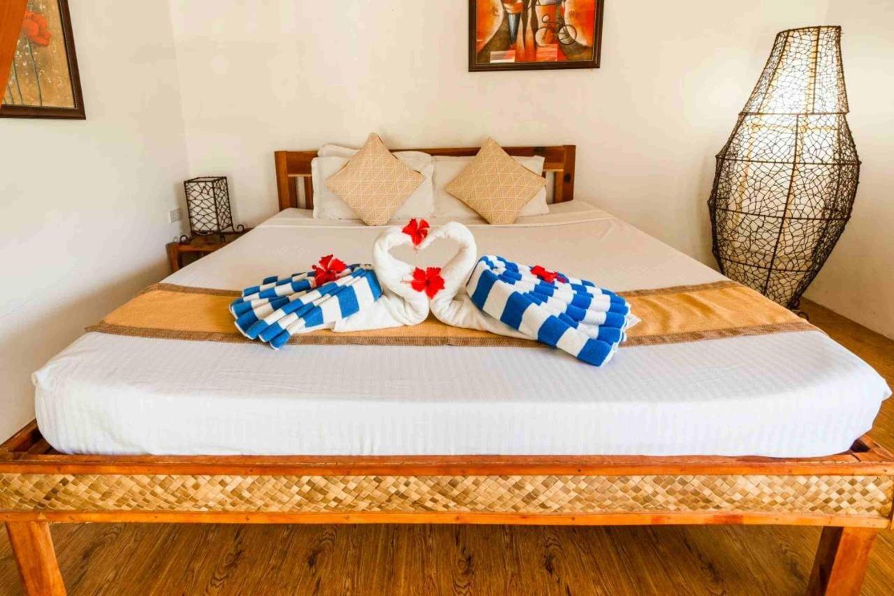 Romantic Beach Villas General Luna  Extérieur photo